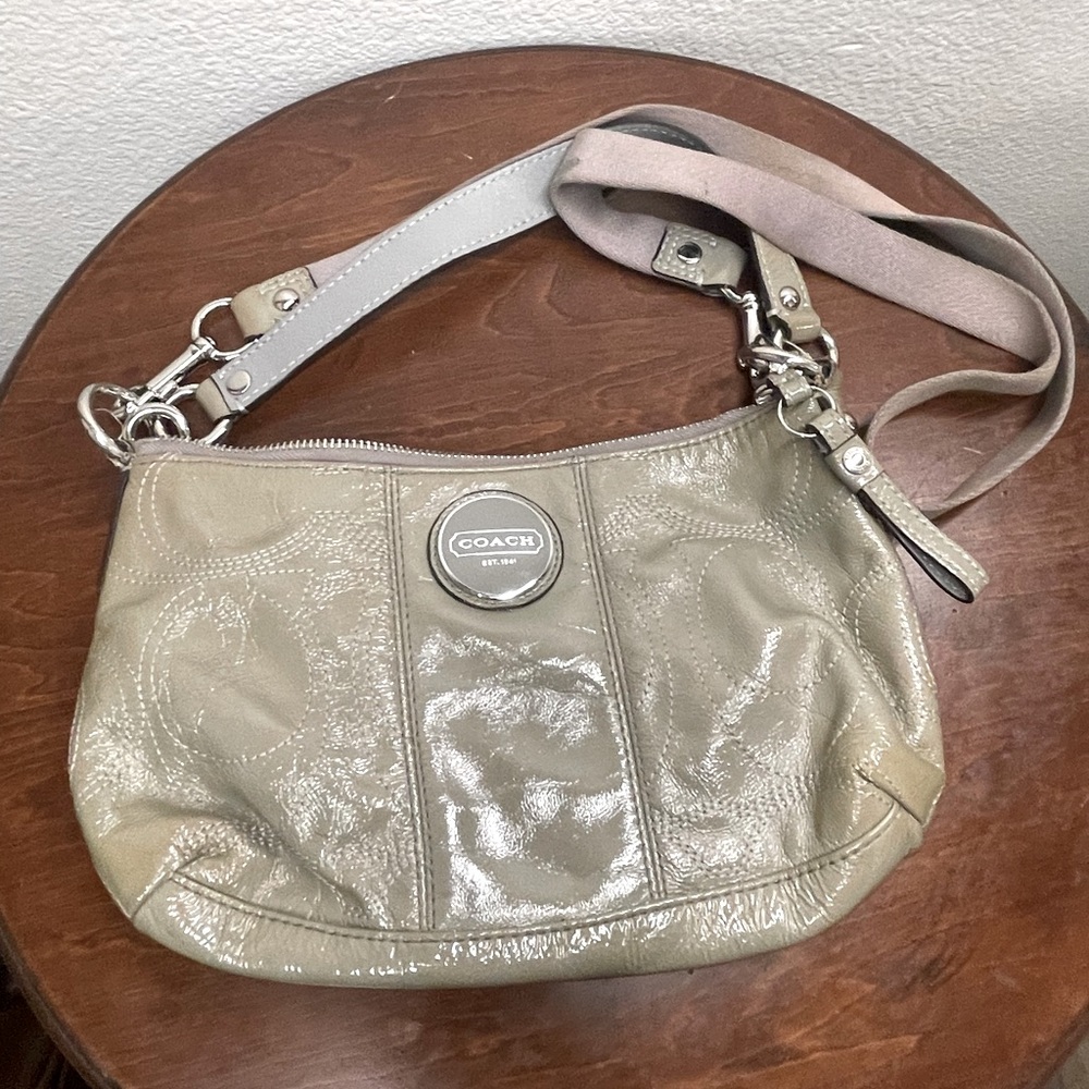Hobo Signature Stitched Convertible Coach Gray Patent Leather Cross Body Bag